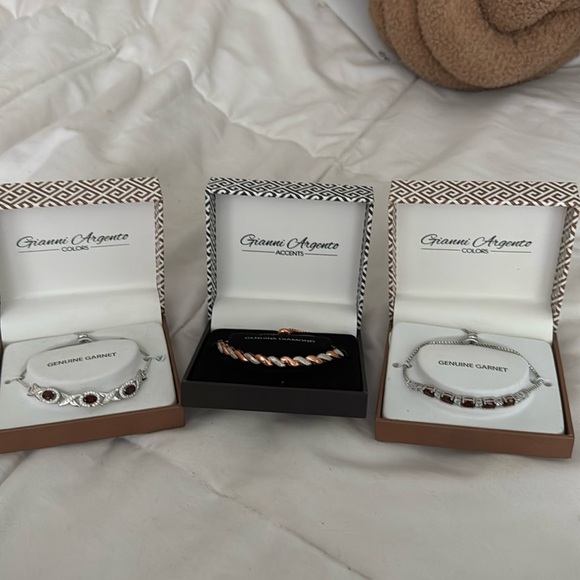 Bracelets - Picture 1 of 2